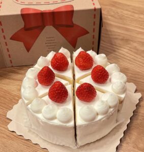 おかしやめむです。 いちごのデコレーションケーキをご紹介した […]
